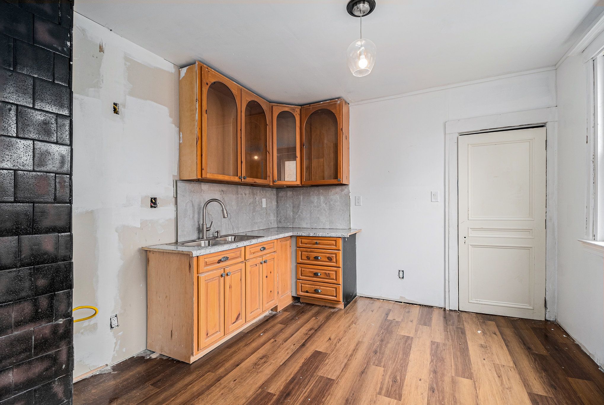 Detroit City Wayne, Michigan 48207, United States, 4 Bedrooms Bedrooms, ,2 BathroomsBathrooms,Residential,Active,132120