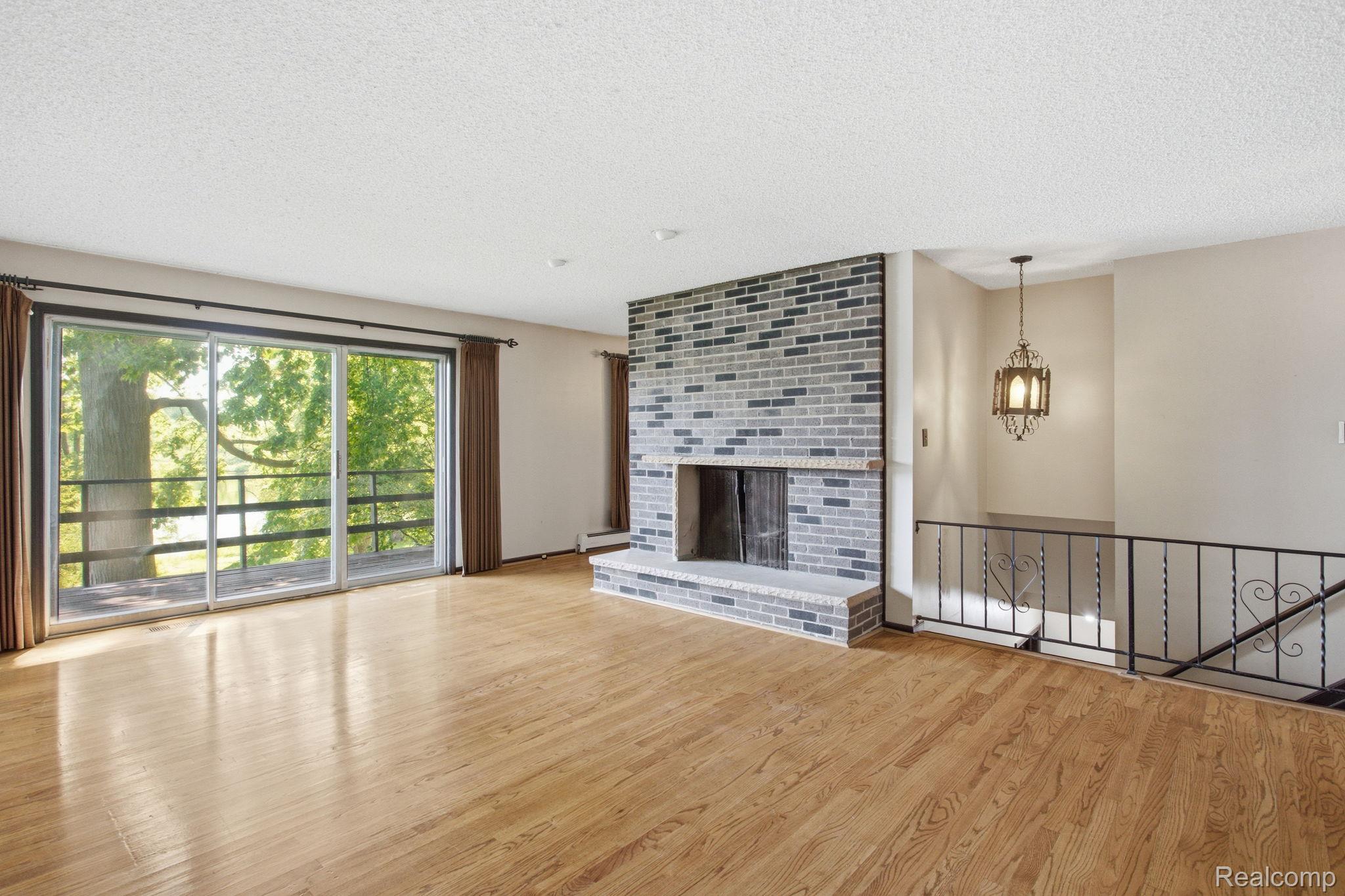 2726 Bay Drive