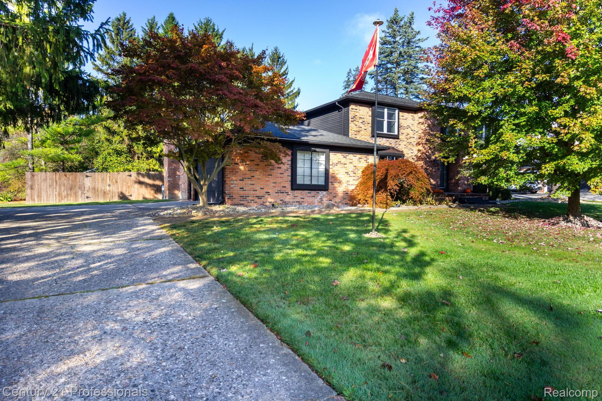 9418 Oakmont Drive