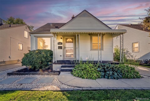 Photo for 805 Cloverlawn Boulevard