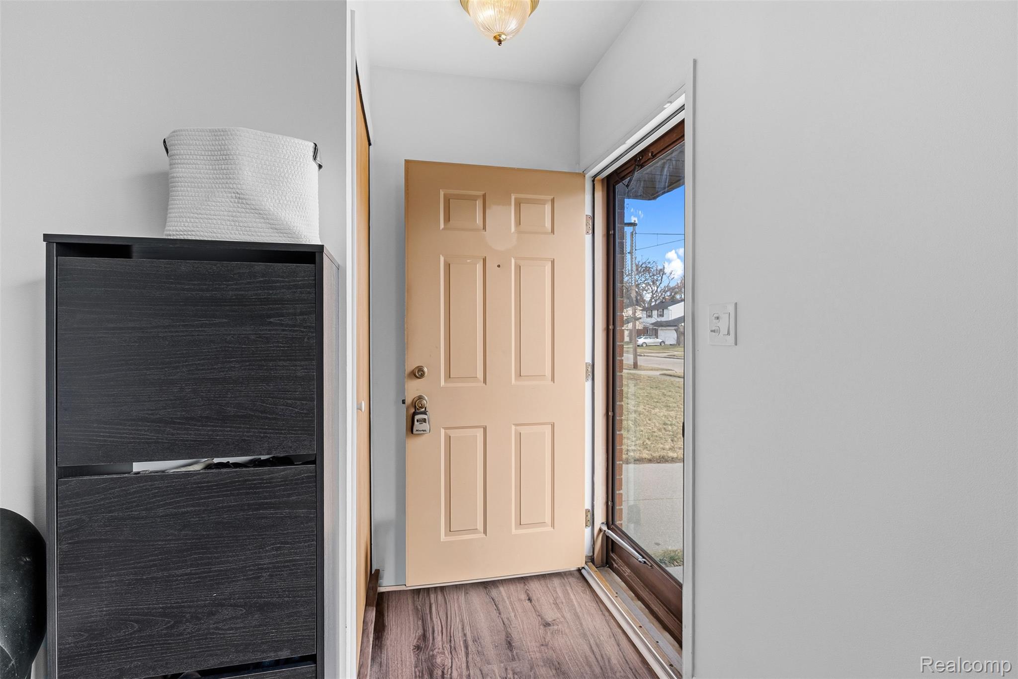 27323 Crestwood Drive