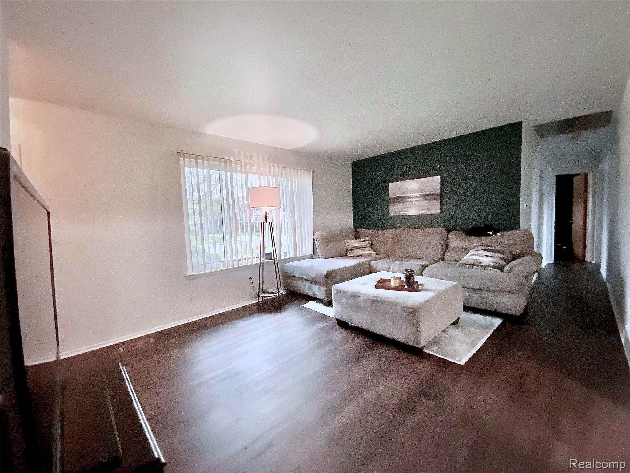 27323 Crestwood Drive