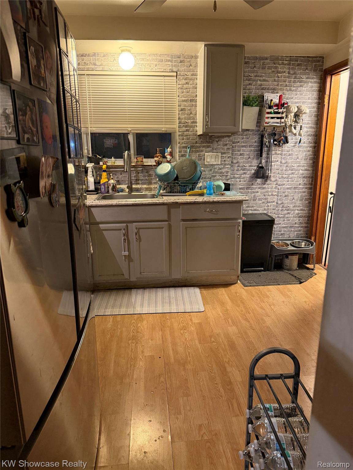 24287 Teppert Avenue