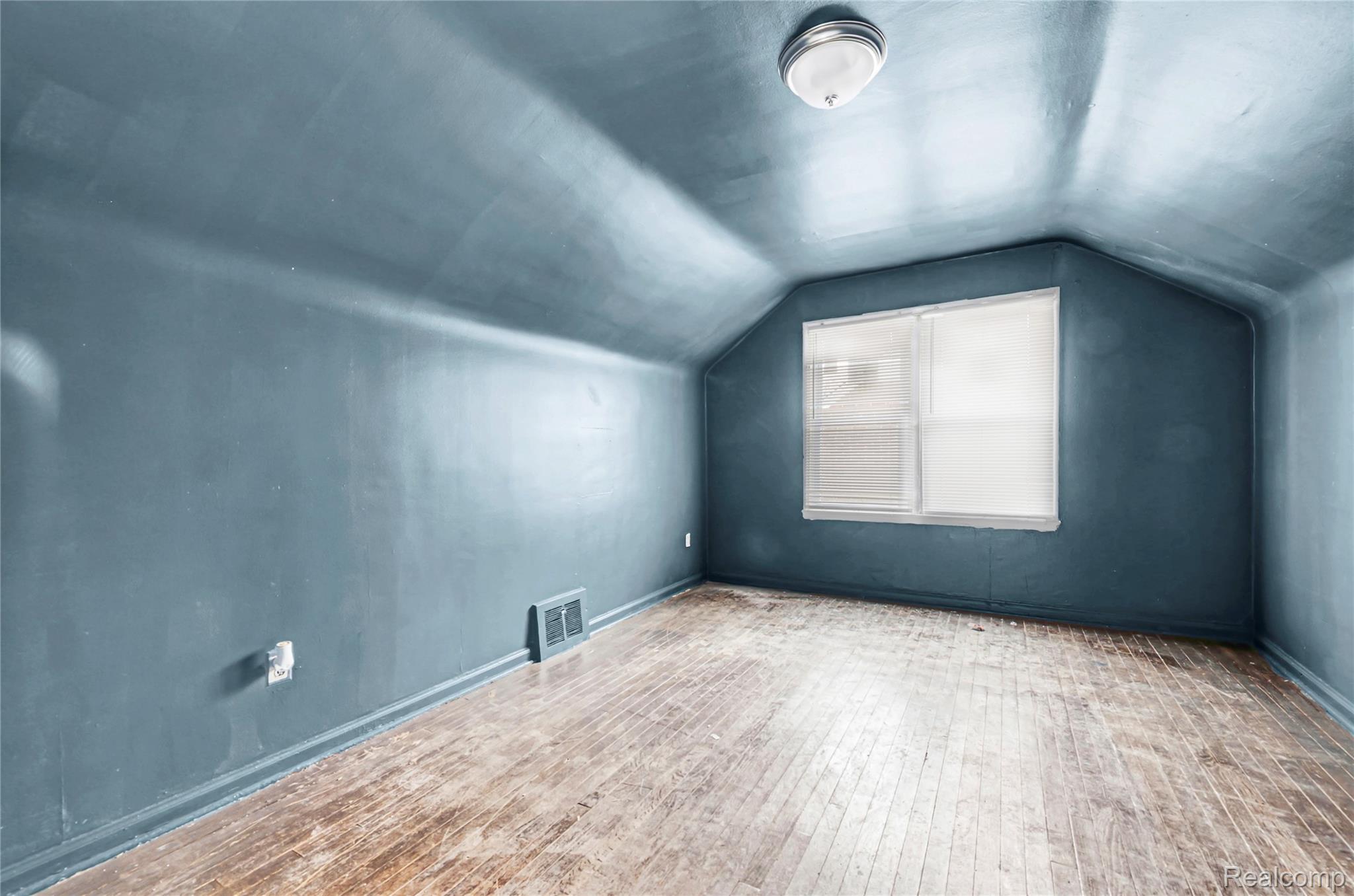 11960 Rossiter Street