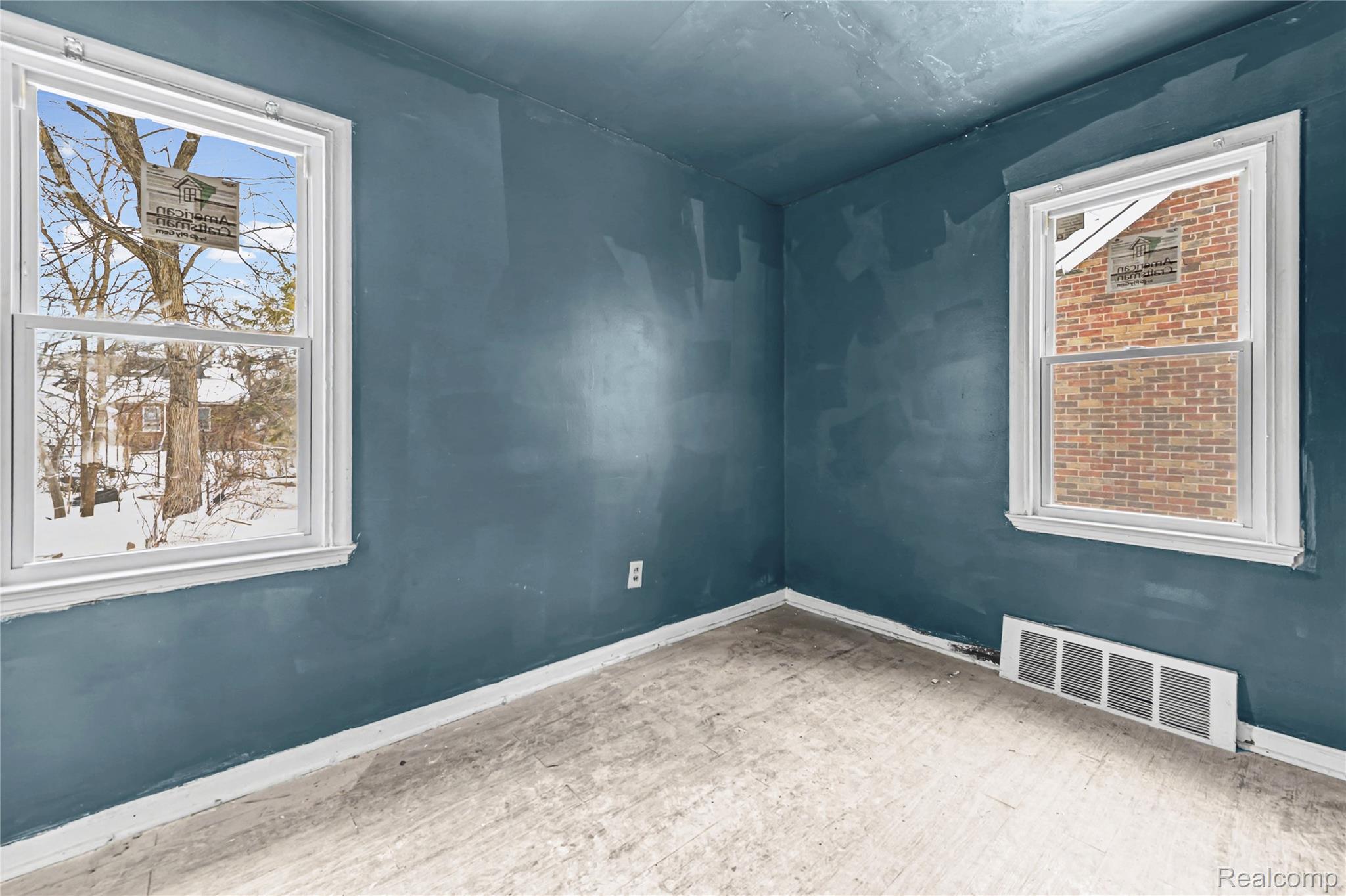 11960 Rossiter Street