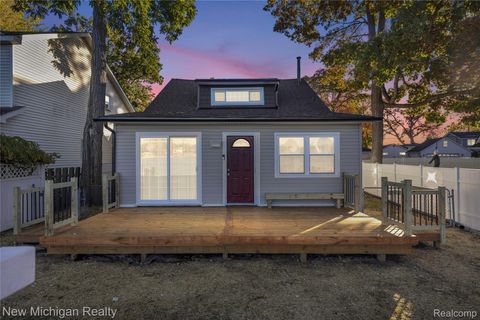 8665 Cooley Lake Road Commerce Charter Township MI 48382