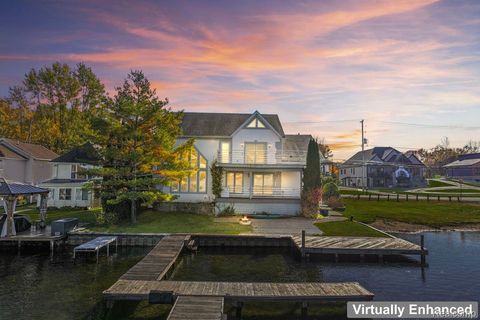 2076 S Long Lake Road Fenton City MI 48430