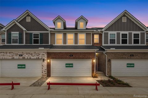 807 Balmoral Ln Troy City MI 48085