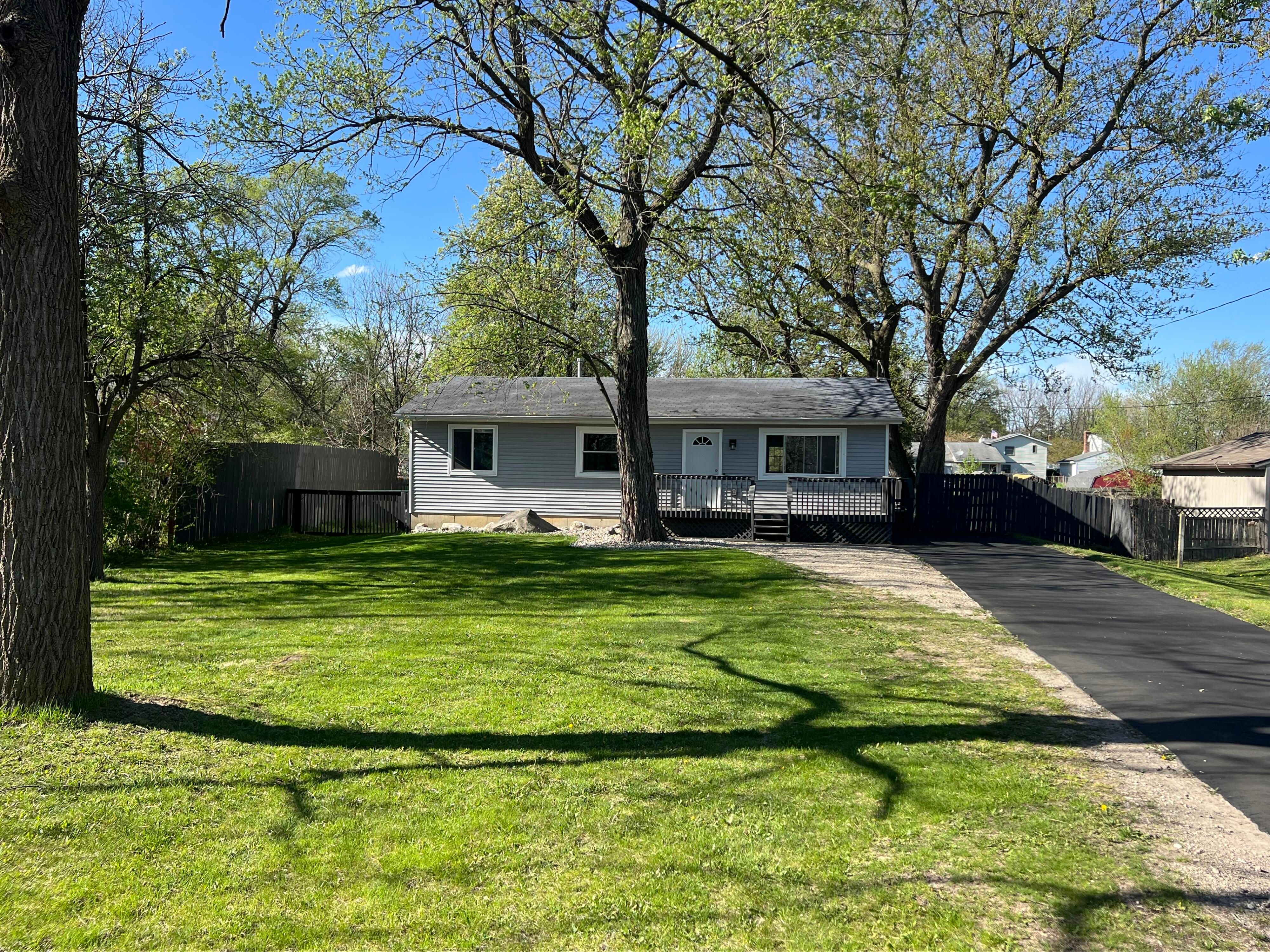 1372 W VALLEY Road