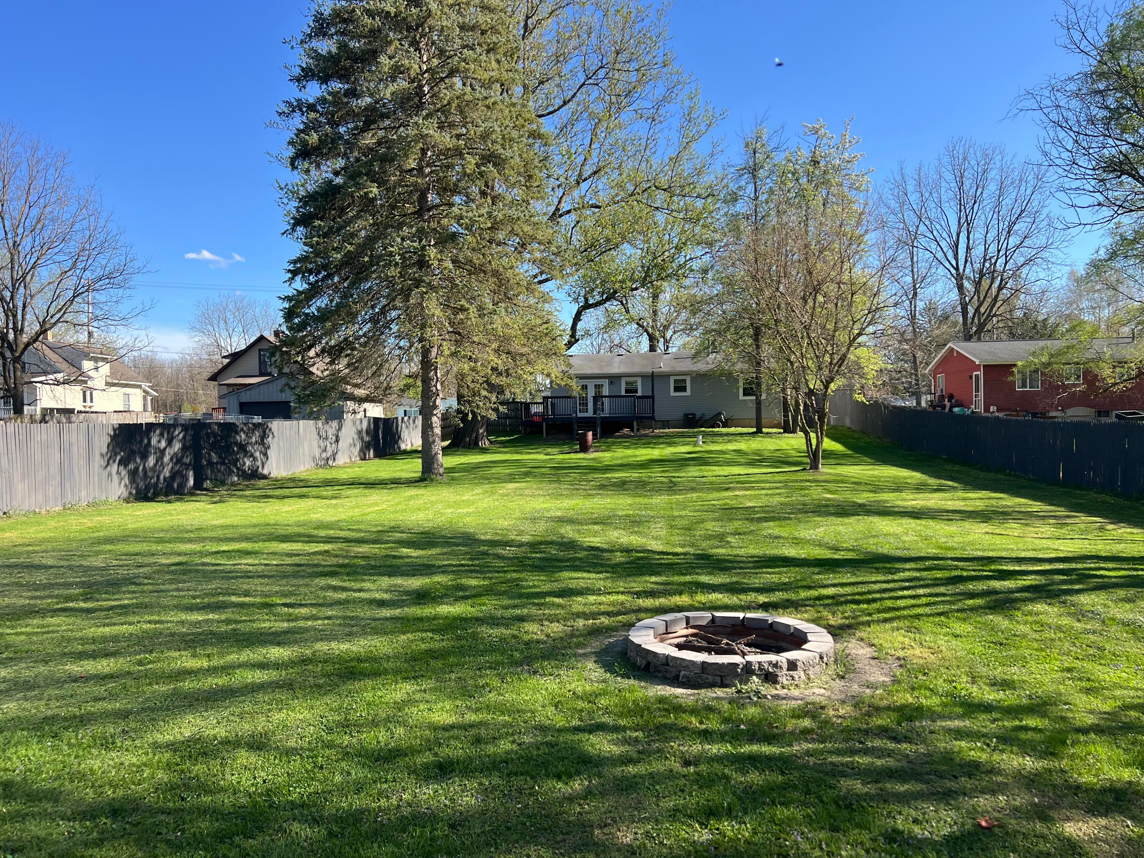 1372 W VALLEY Road