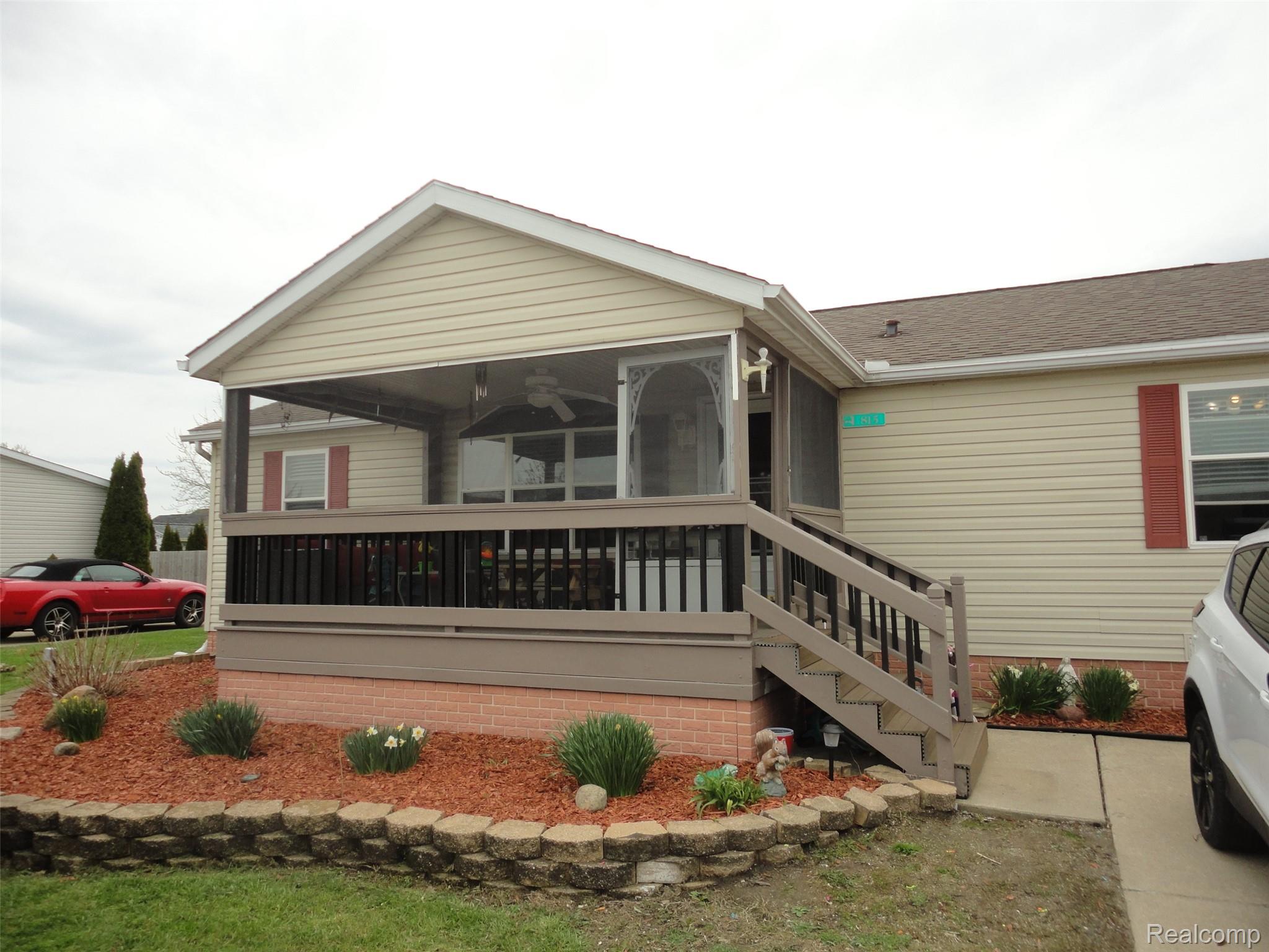 815 Jacobs Landing