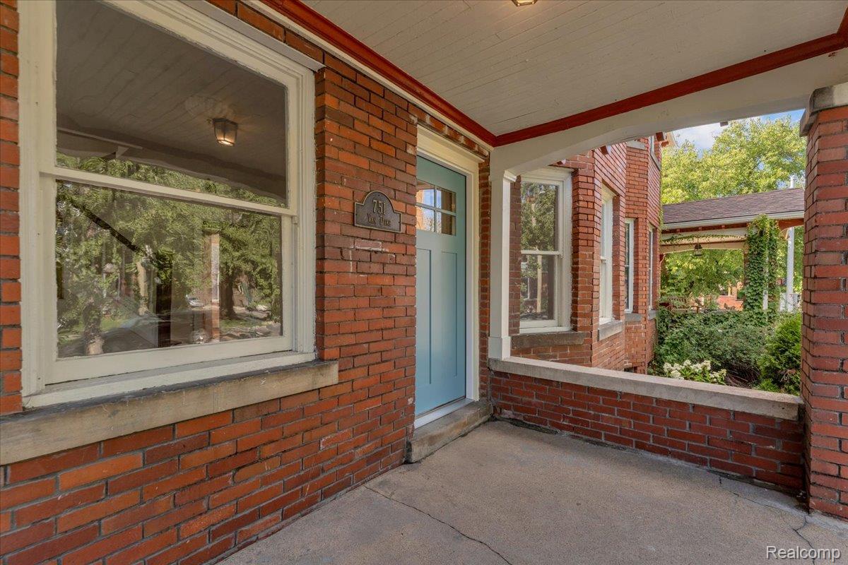 751 Van Dyke Street