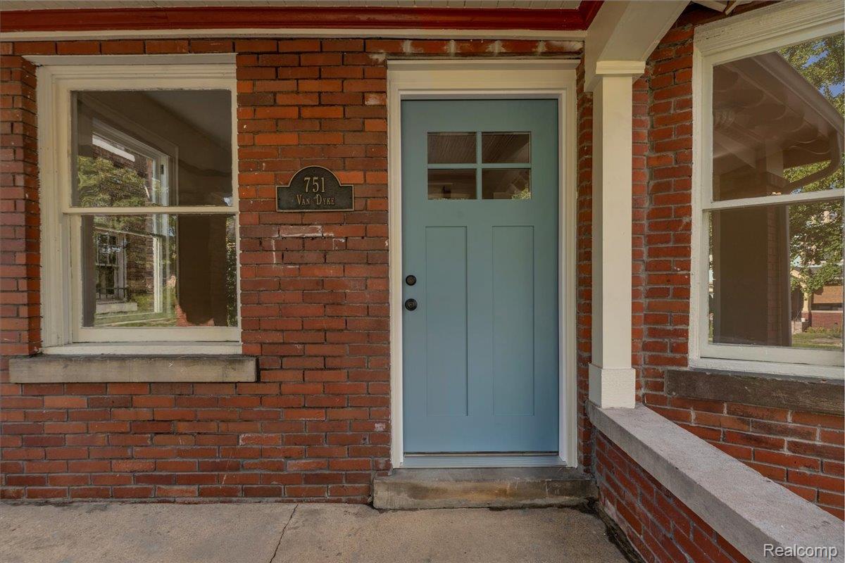 751 Van Dyke Street
