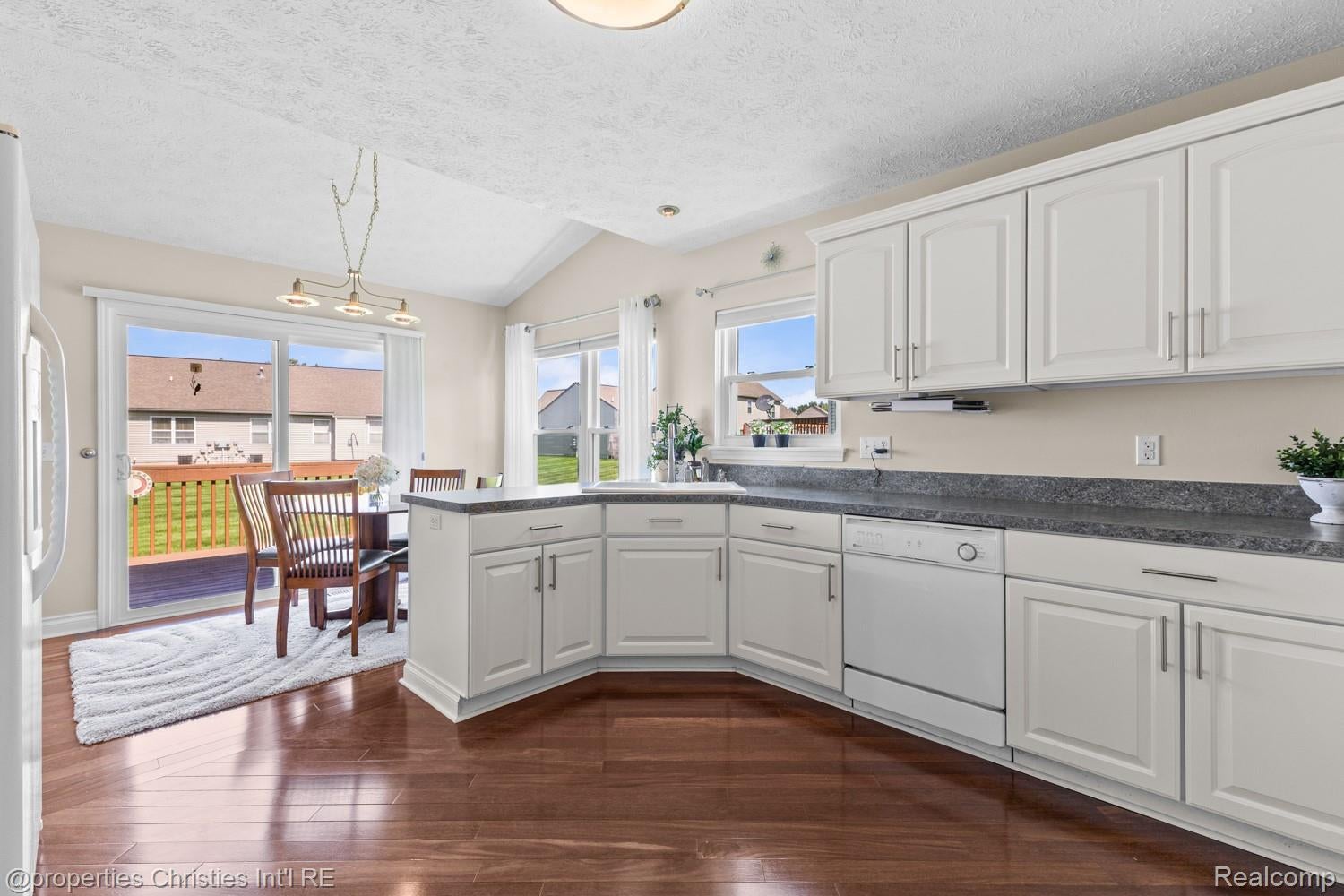 2577 Aralia Drive