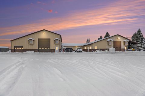 9941 210th Avenue Lincoln Township MI 49677