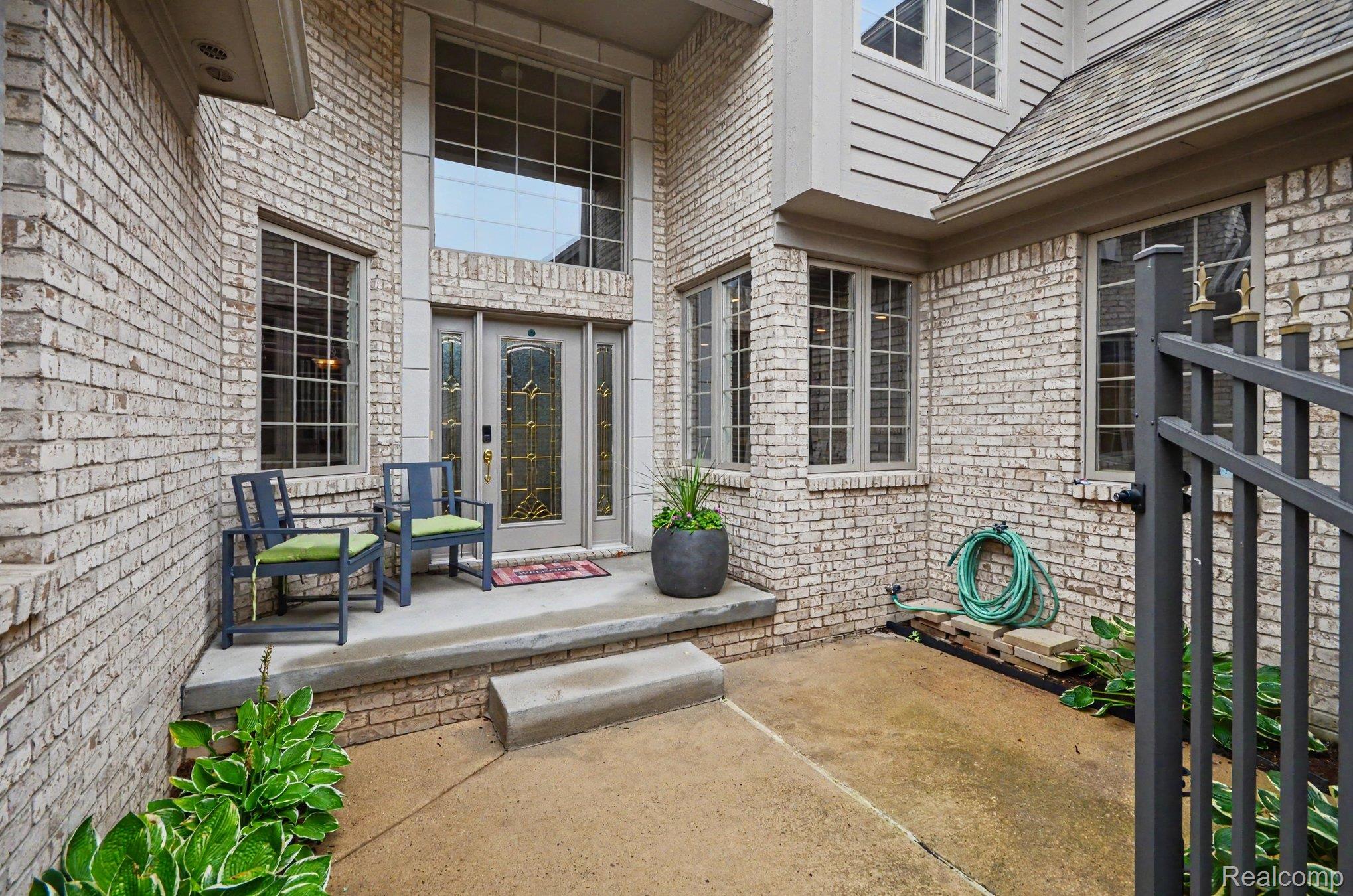 6464 Enclave Drive