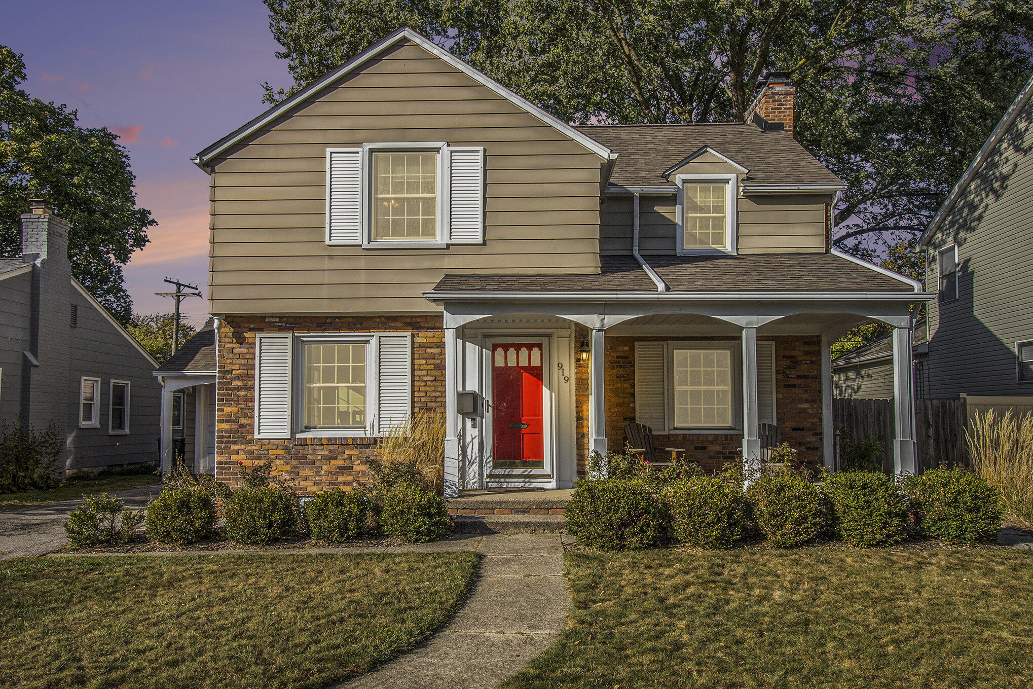 919 E Lincoln Avenue