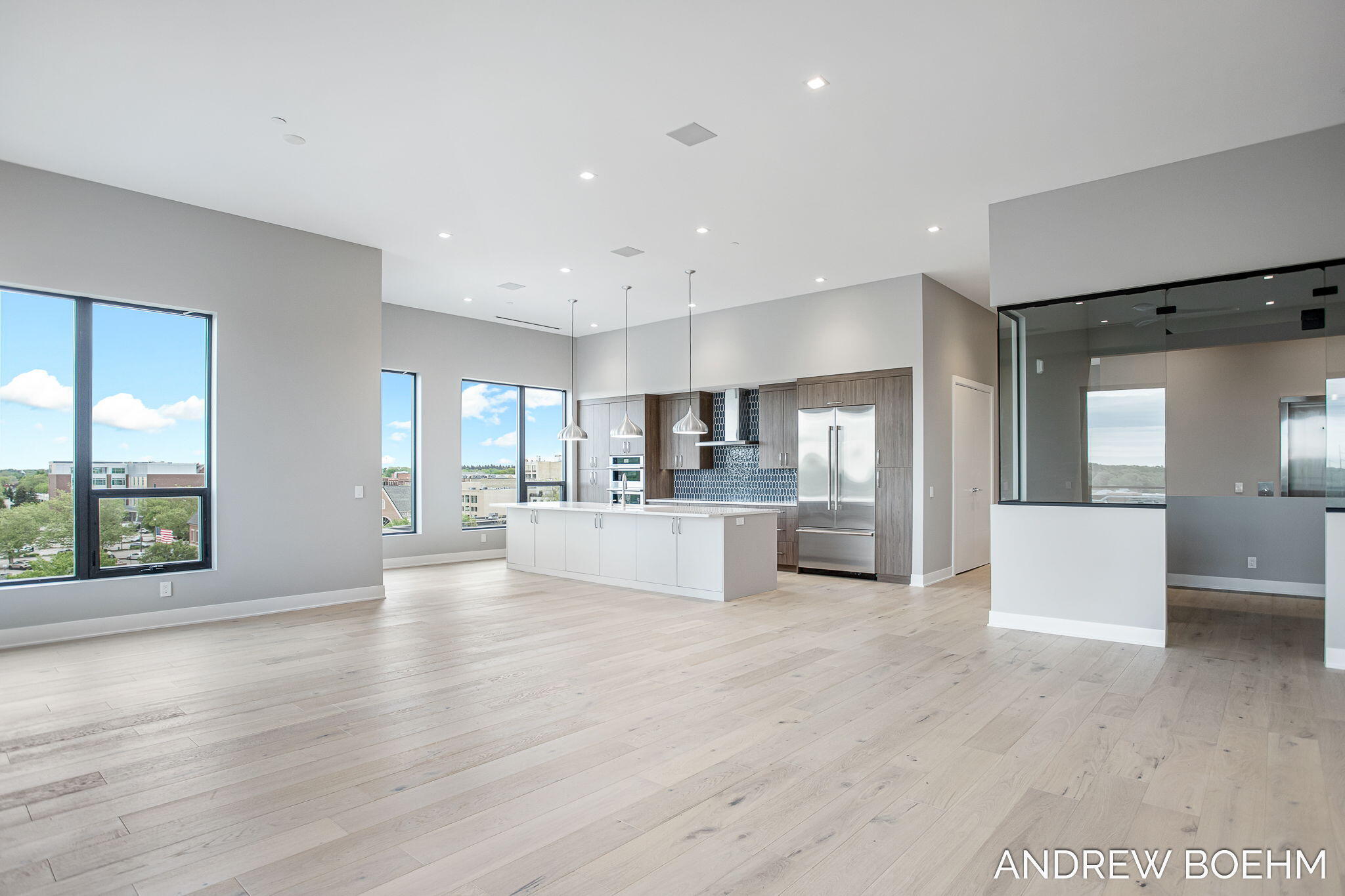 159 S River Avenue 404