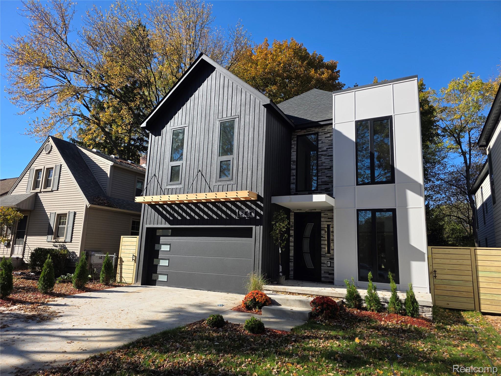 1833 N Washington Avenue