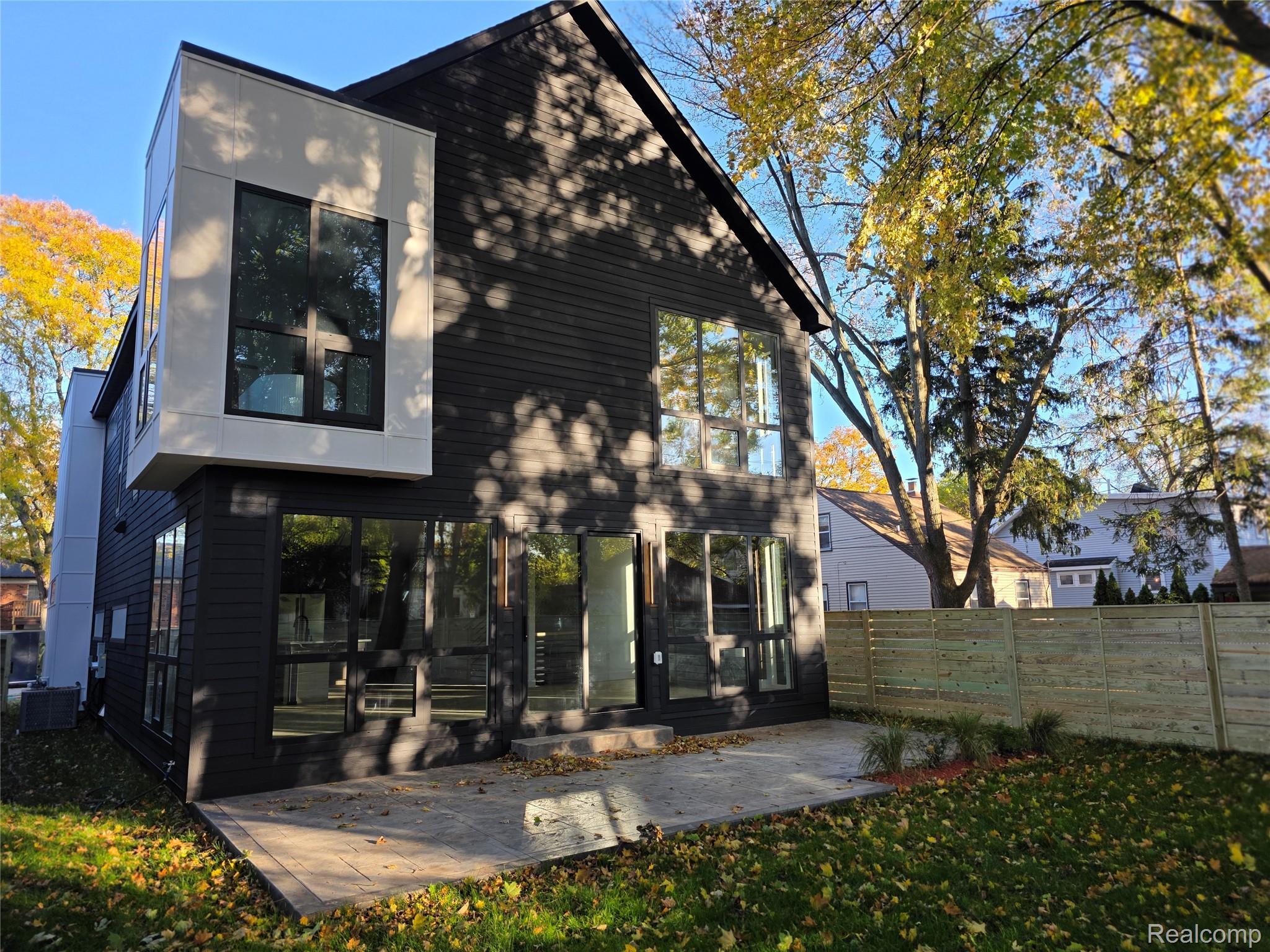 1833 N Washington Avenue