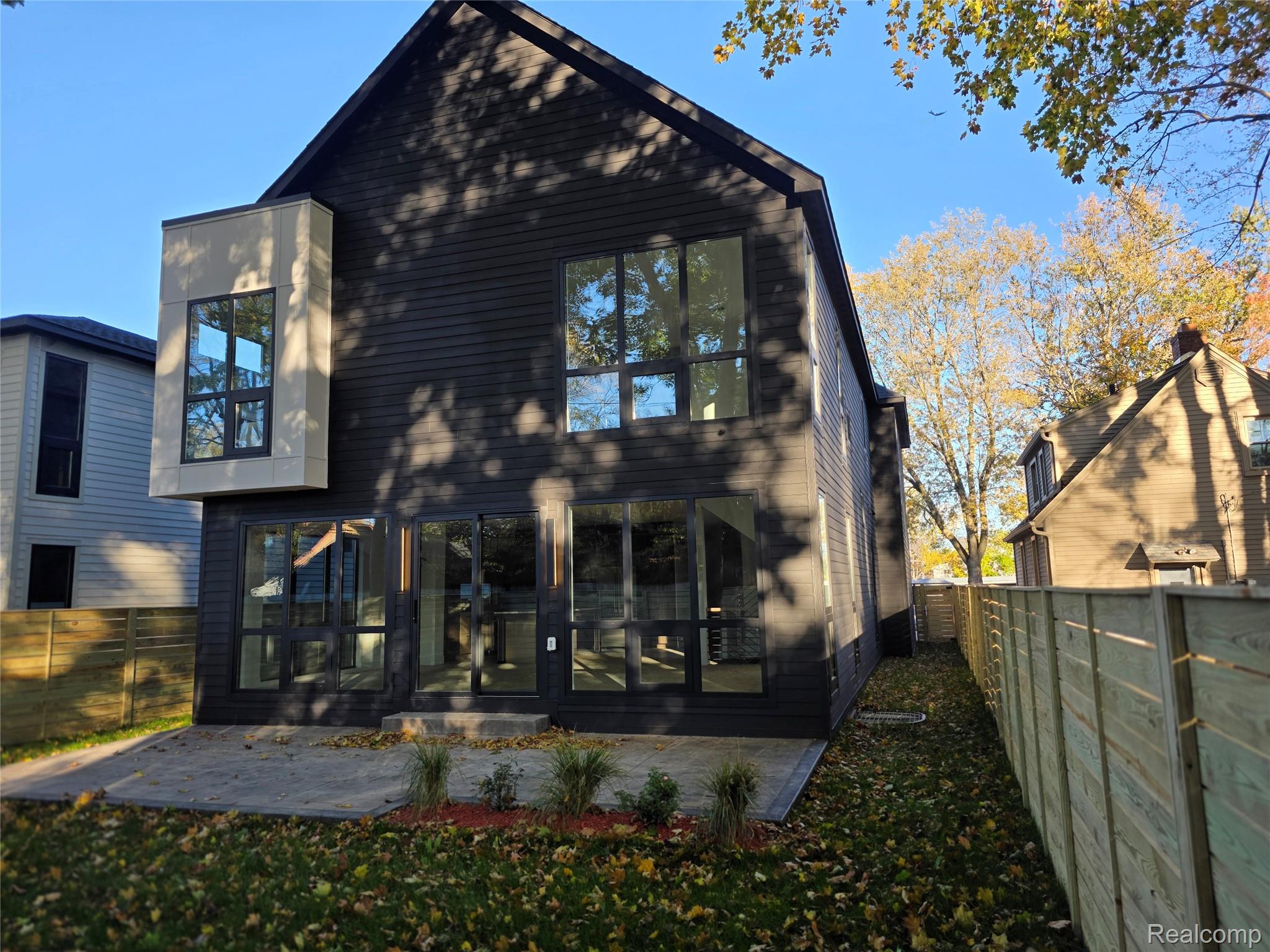 1833 N Washington Avenue