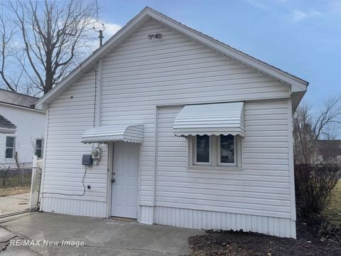 Tiny photo for 131 S Melze Street, Merrill Village, MI 48637 (MLS # 61050201335)