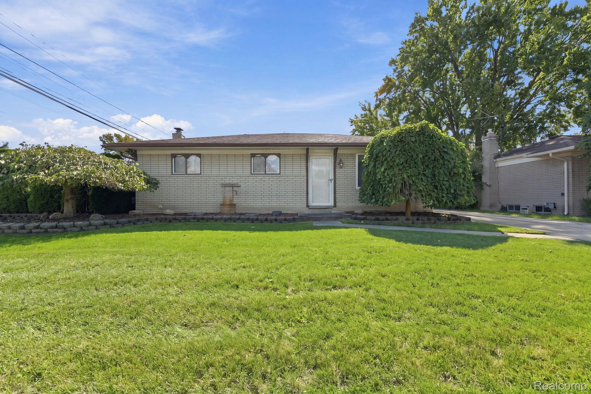 13904 Bernice Avenue