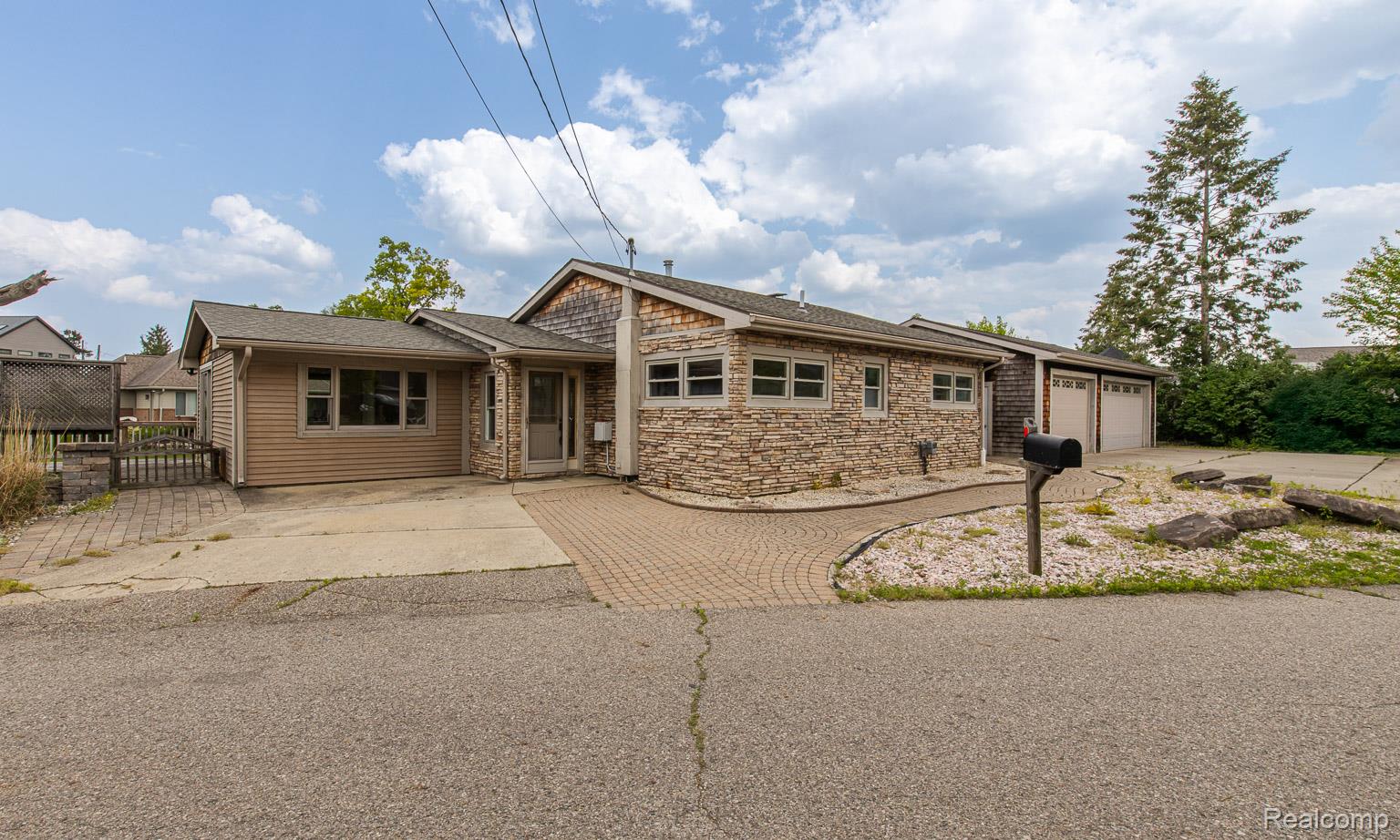 9634 Bonnie Briar Street
