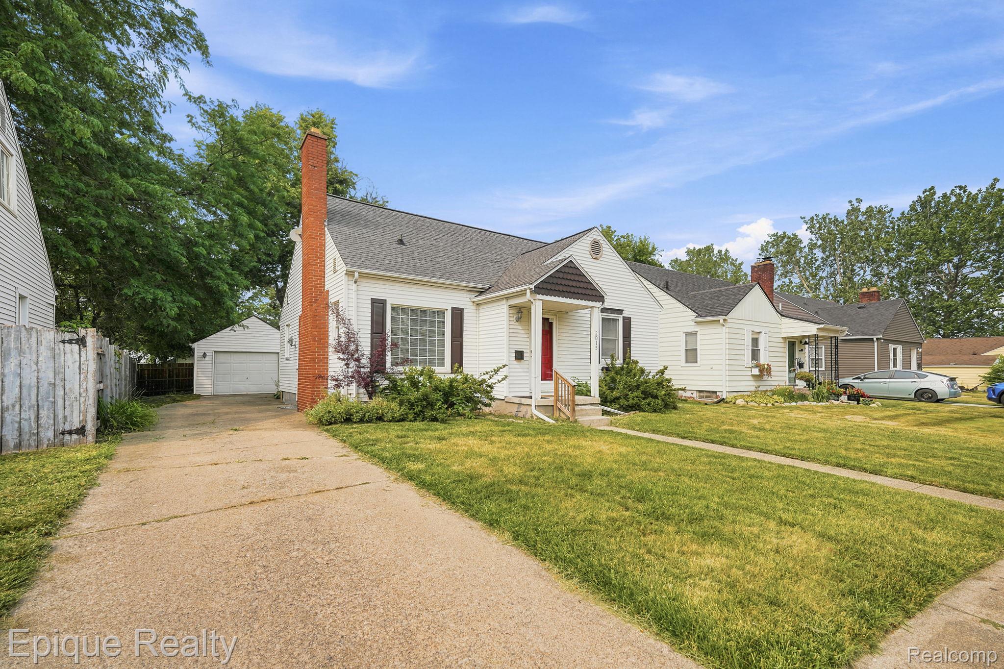 2015 Gold Avenue