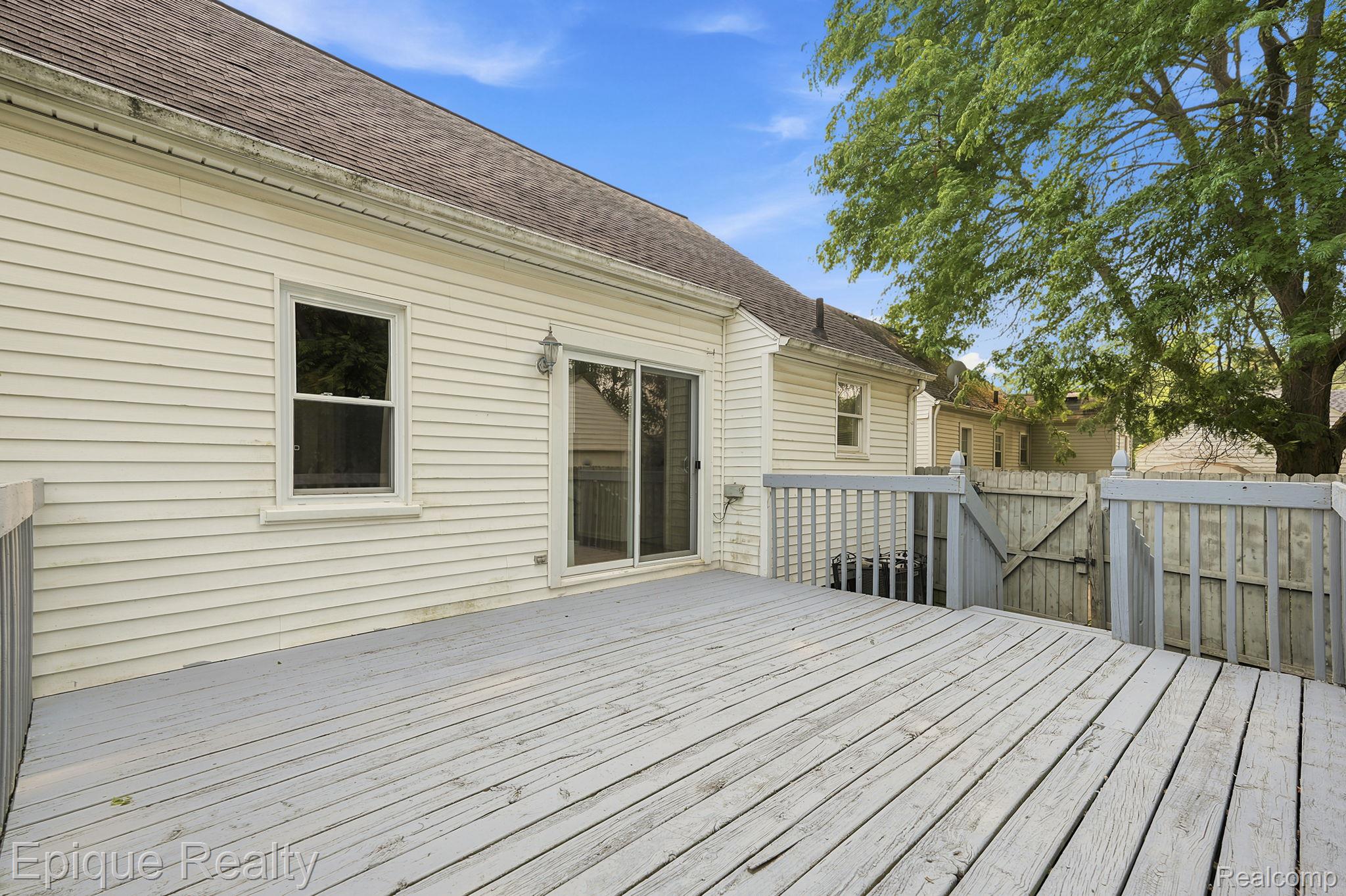 2015 Gold Avenue