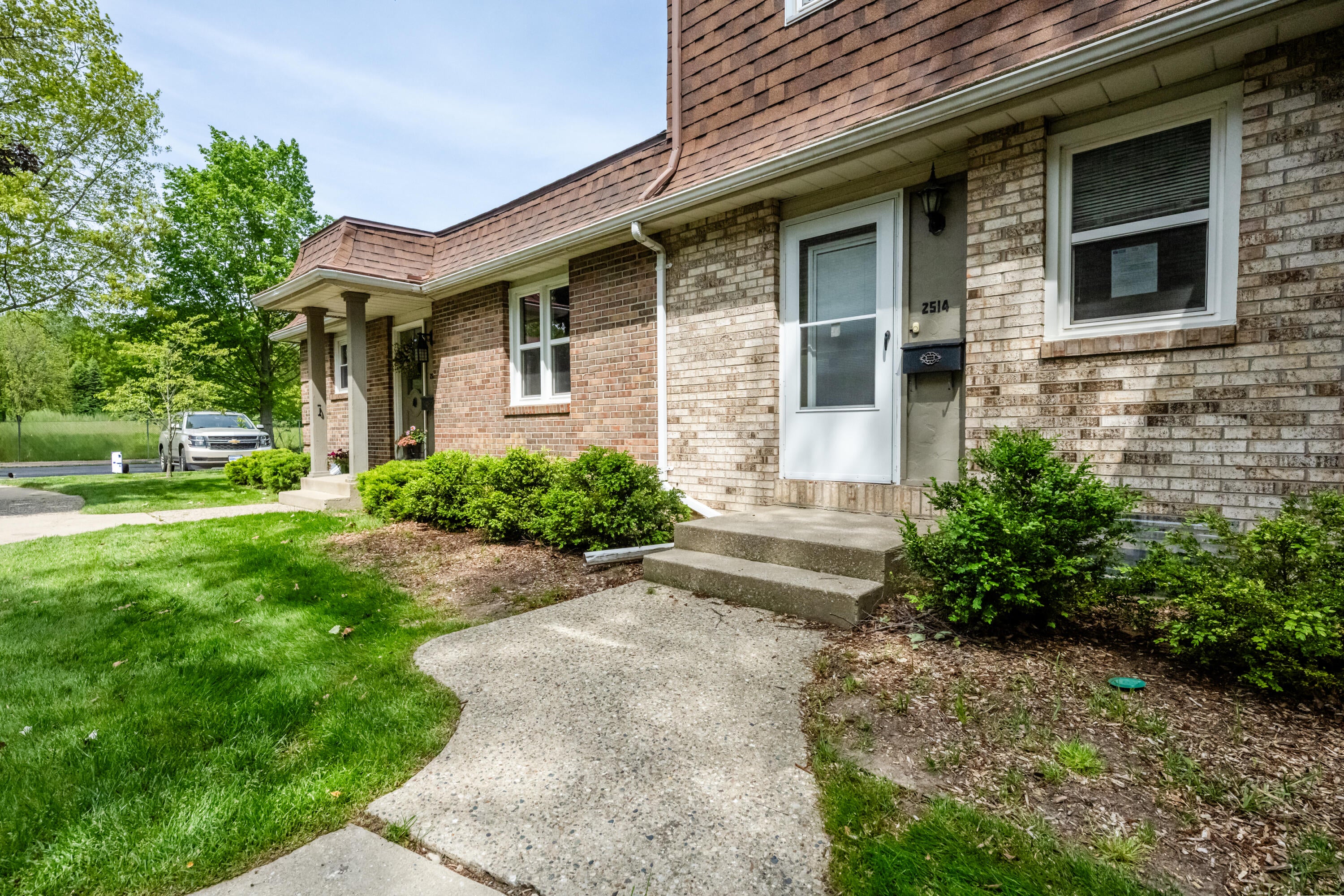 2514 Essex Court 52