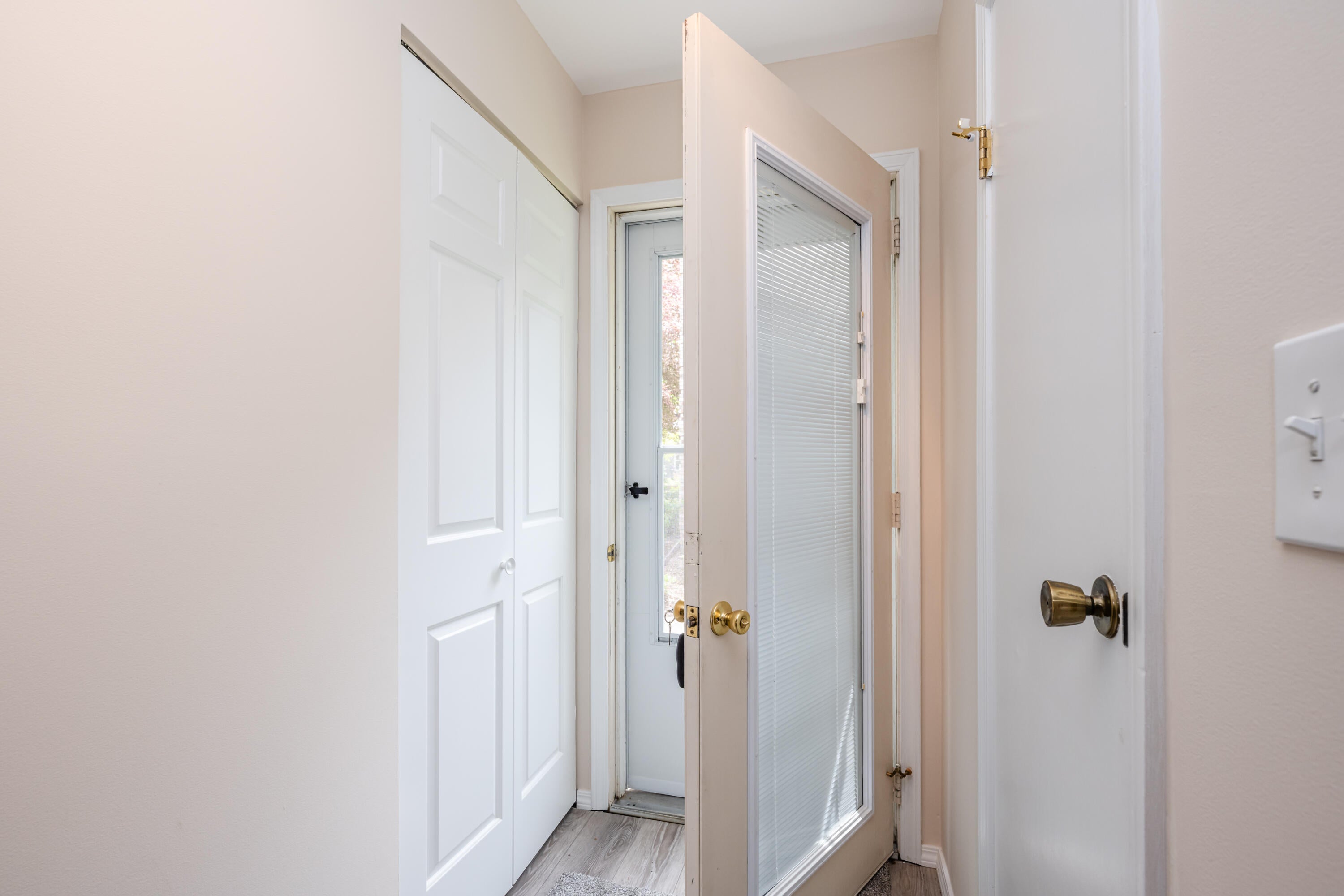 2514 Essex Court 52