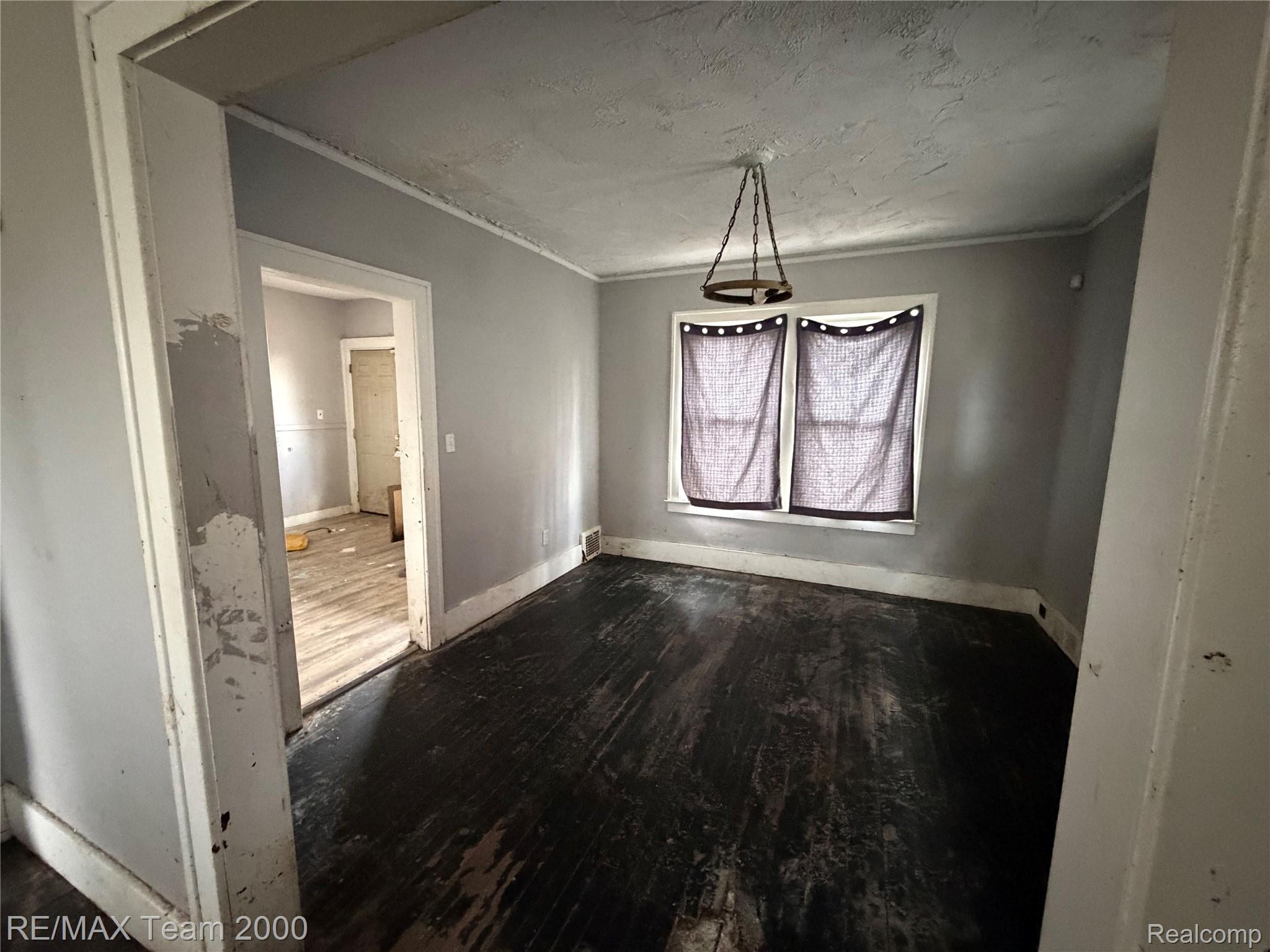 2301 Fullerton Street