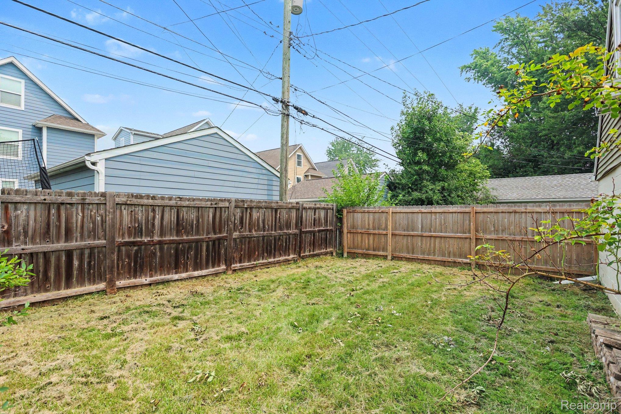 807 E 14 Mile Road