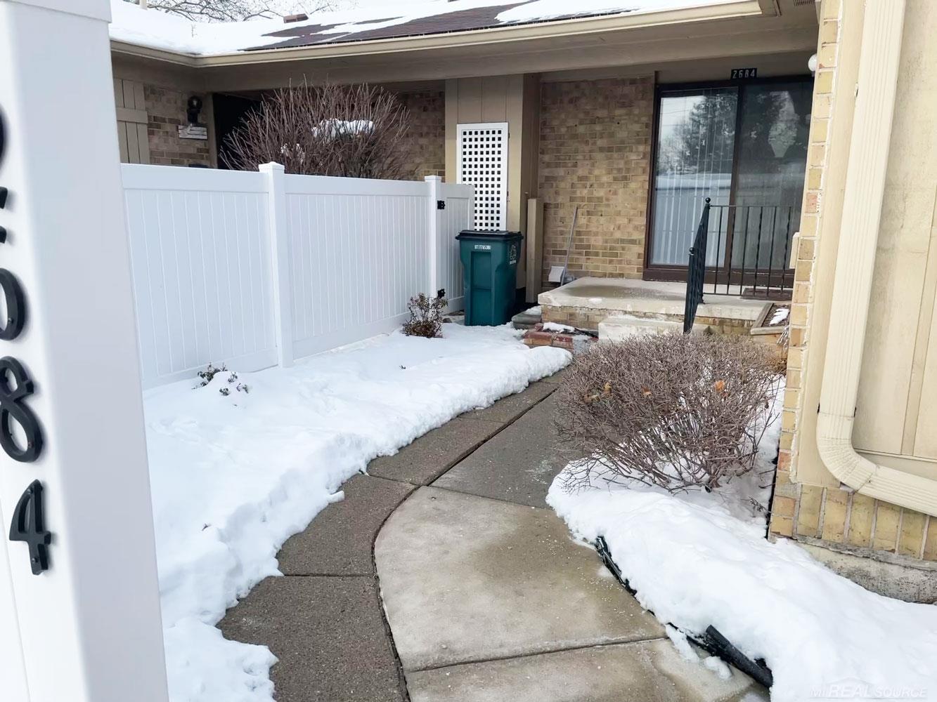 2684 Roundtree Drive