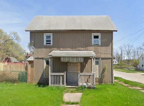 741 Fenton Road Flint City MI 48503