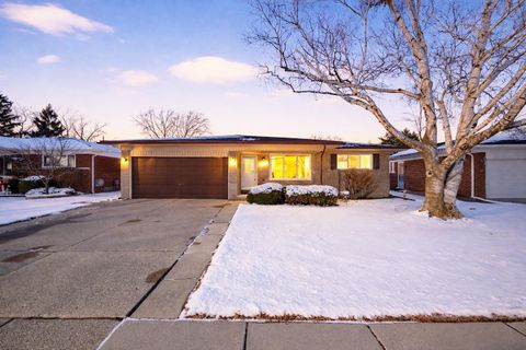 14515 Ivanhoe Drive Warren City MI 48088