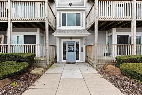 37524 Jefferson Avenue 301 Harrison Charter Township Macomb MI 48045