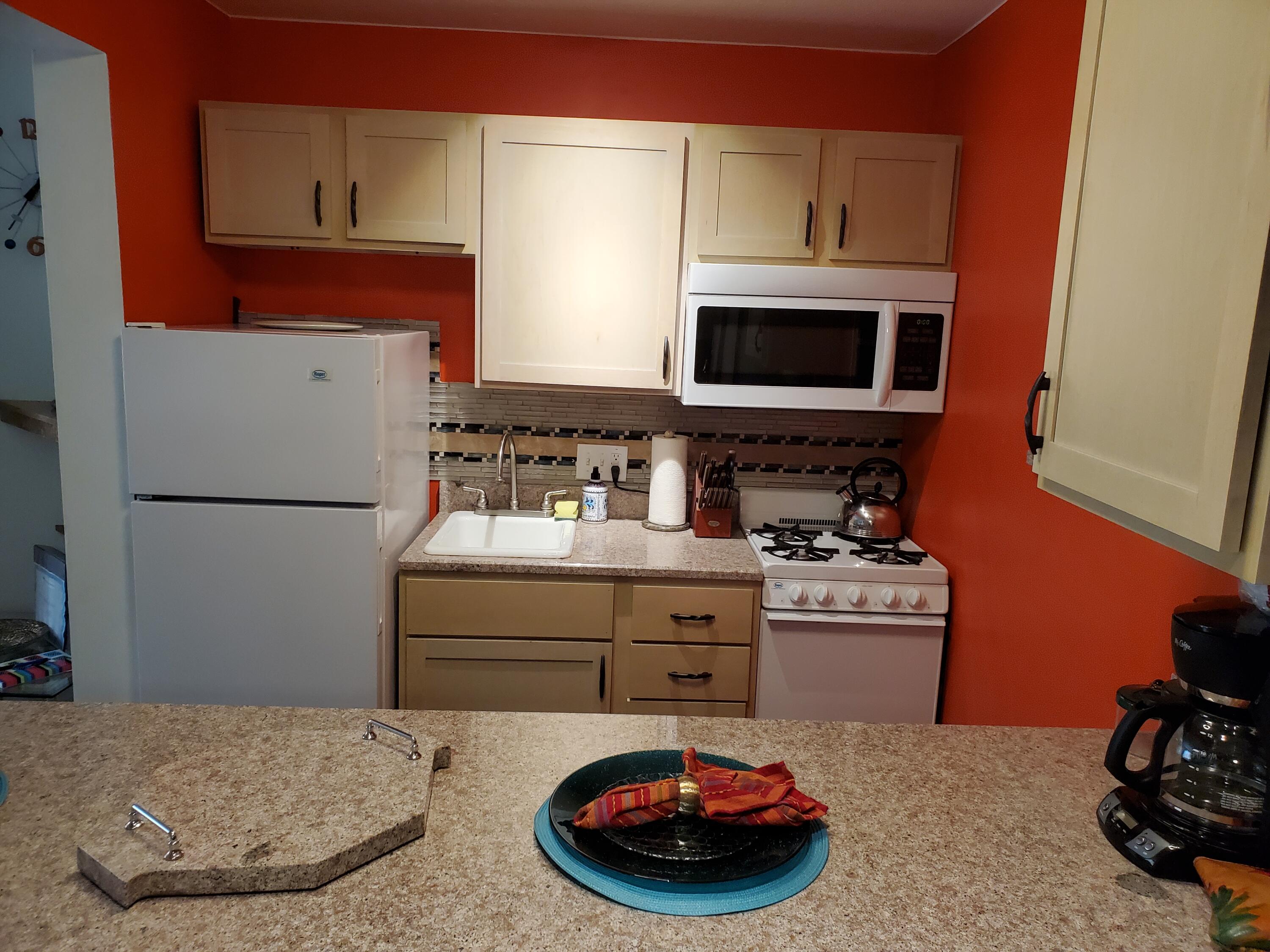225 N Shore Drive 006