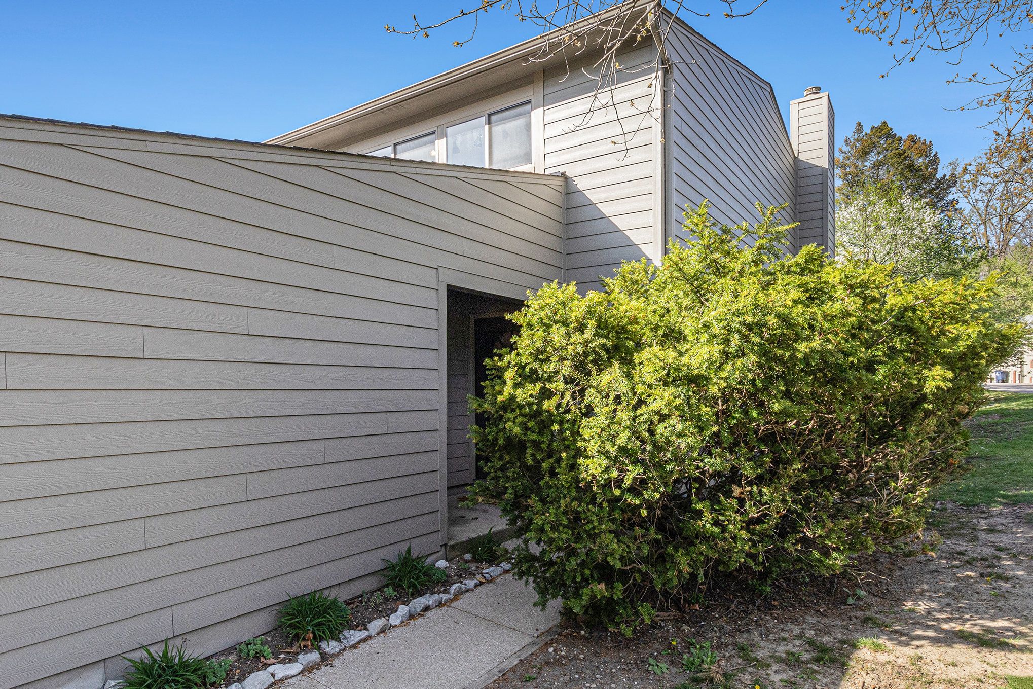 3171 Lakehaven Drive