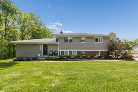 Photo of 28444 29 Mile Rd, Lenox Township, MI 48048 (MLS # 58050209255)