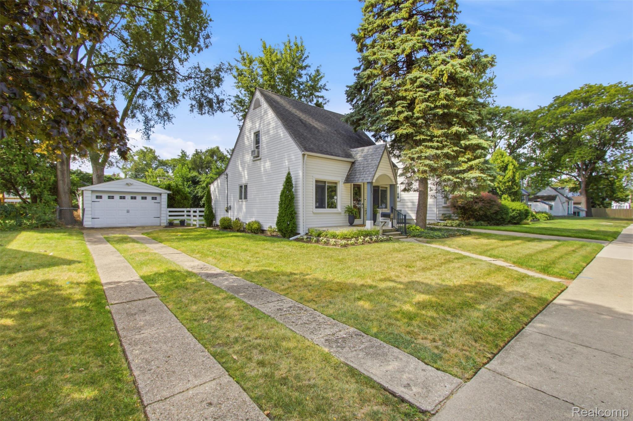 1383 Princeton S