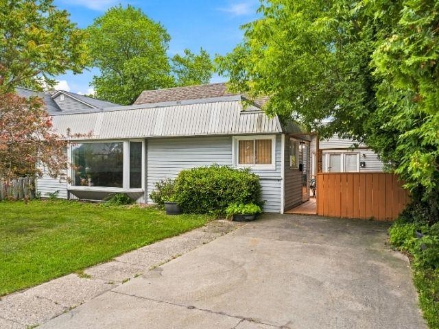 143 S Benzie Boulevard
