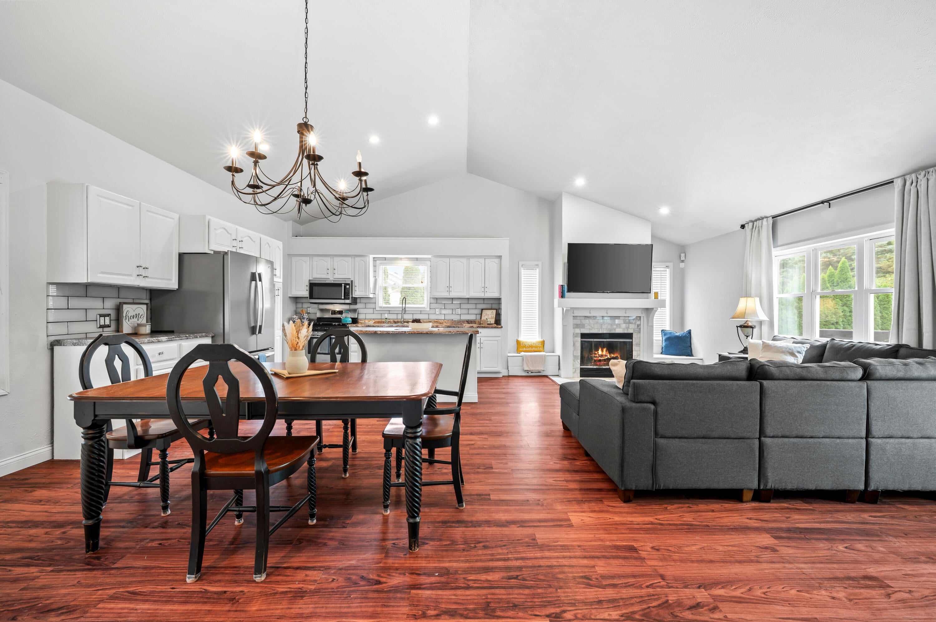 1148 Carberry