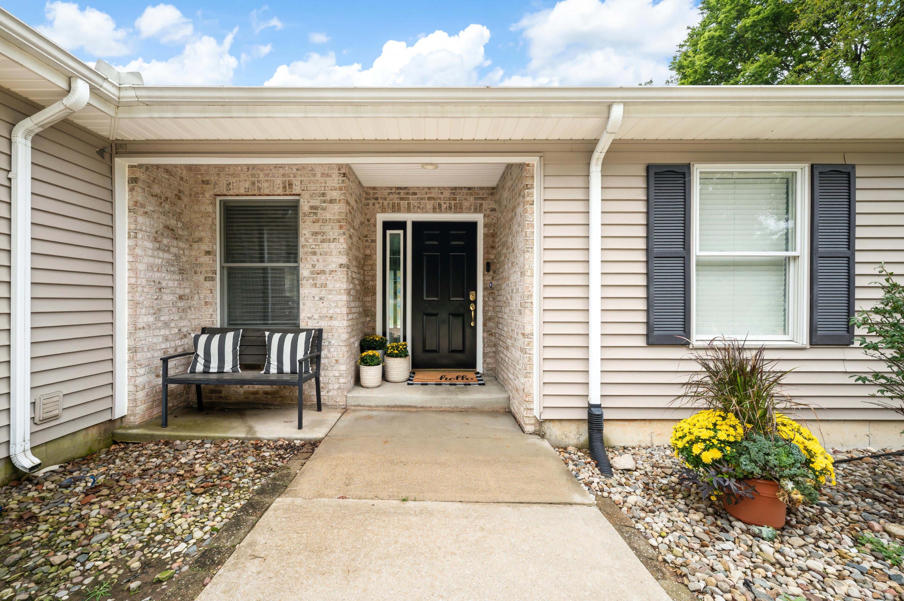 1148 Carberry