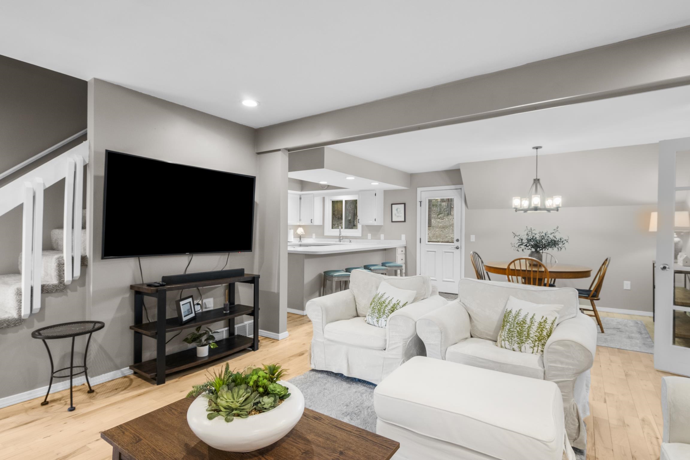 3802 Holiday Village Road