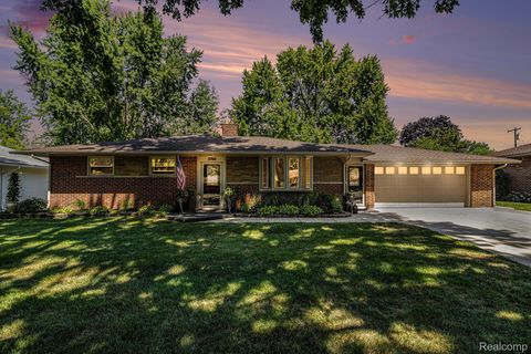 3768 Embarcadero Waterford Charter Township MI 48329