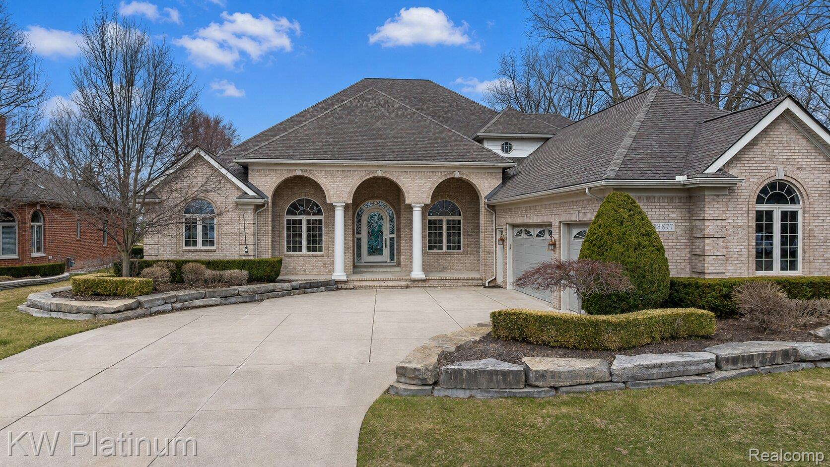 48877 Point Lakeview Drive
