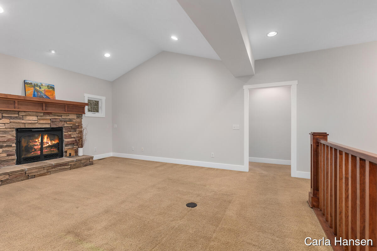 4522 Oakwood Court SE