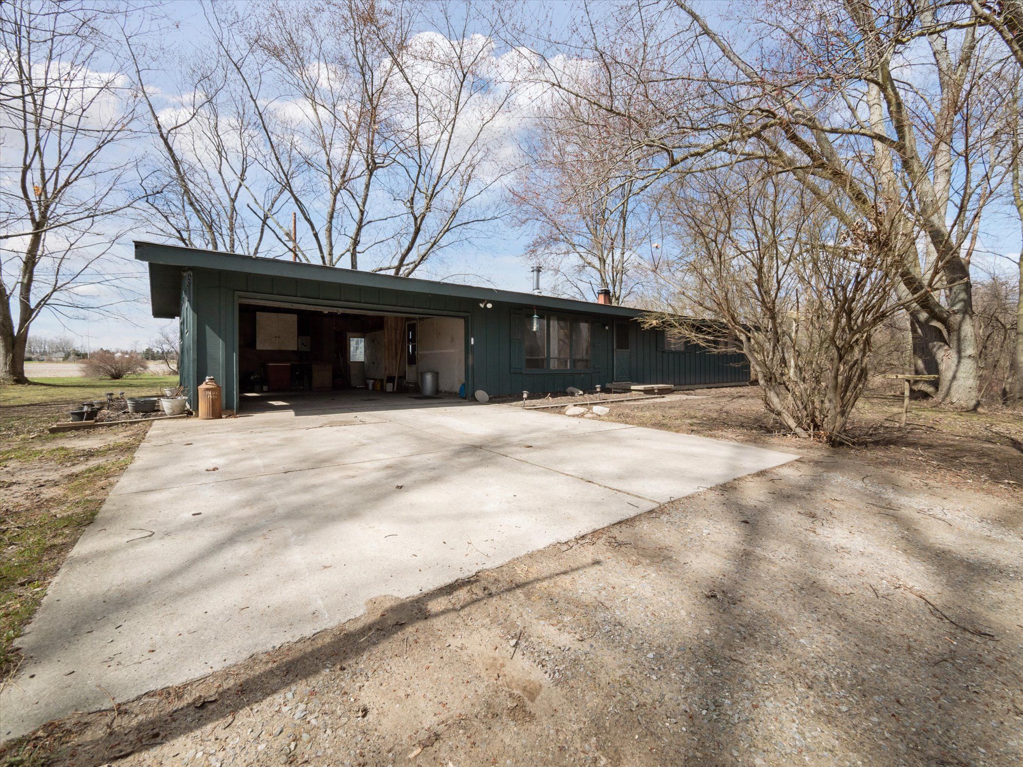 7925 HOUGH Road